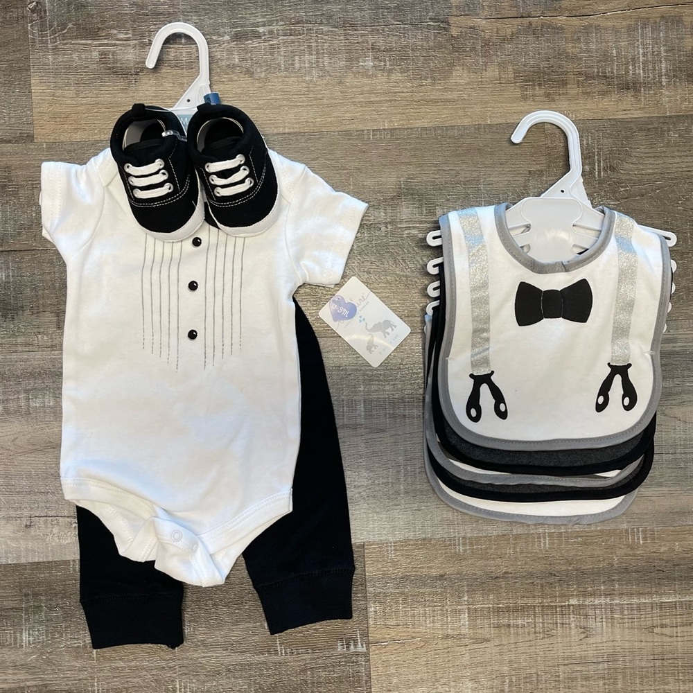 Baby Boy 0-3 (3) Piece Set with Matching Bibs